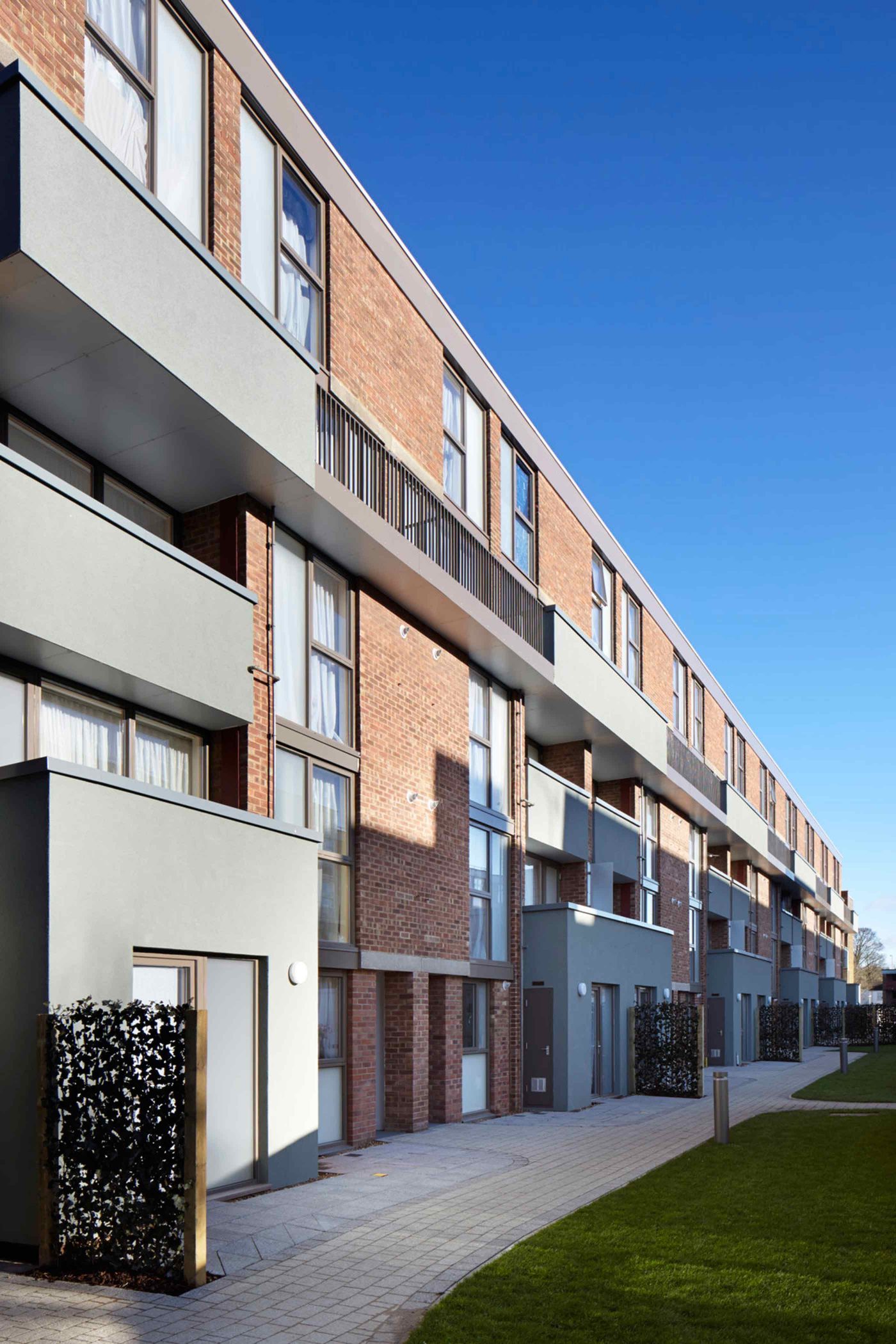 161223 Mae Architects Hillington Square Courtyard View