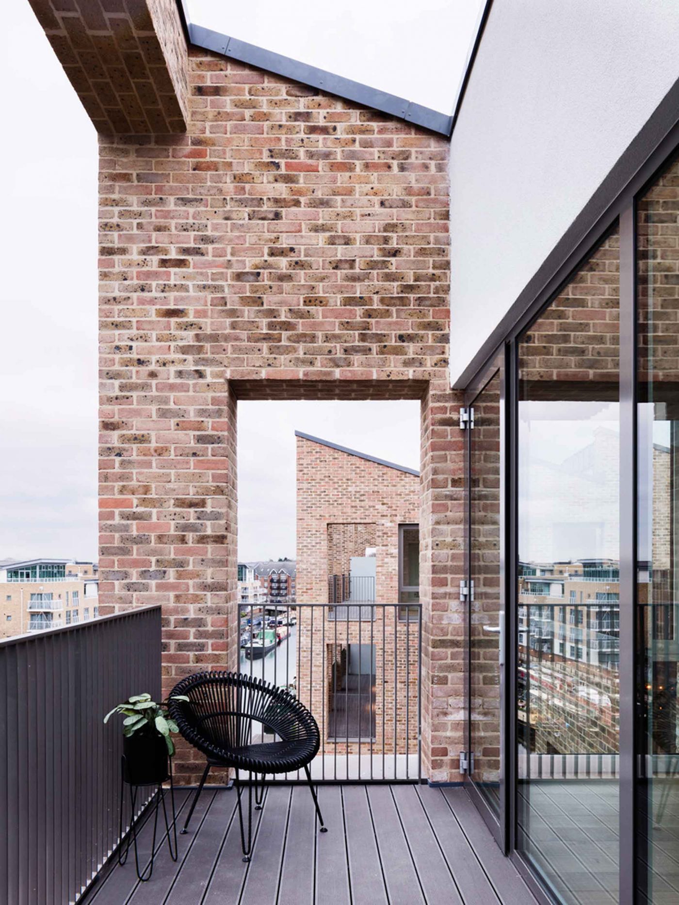 Brentford Lock West Terrace Detail