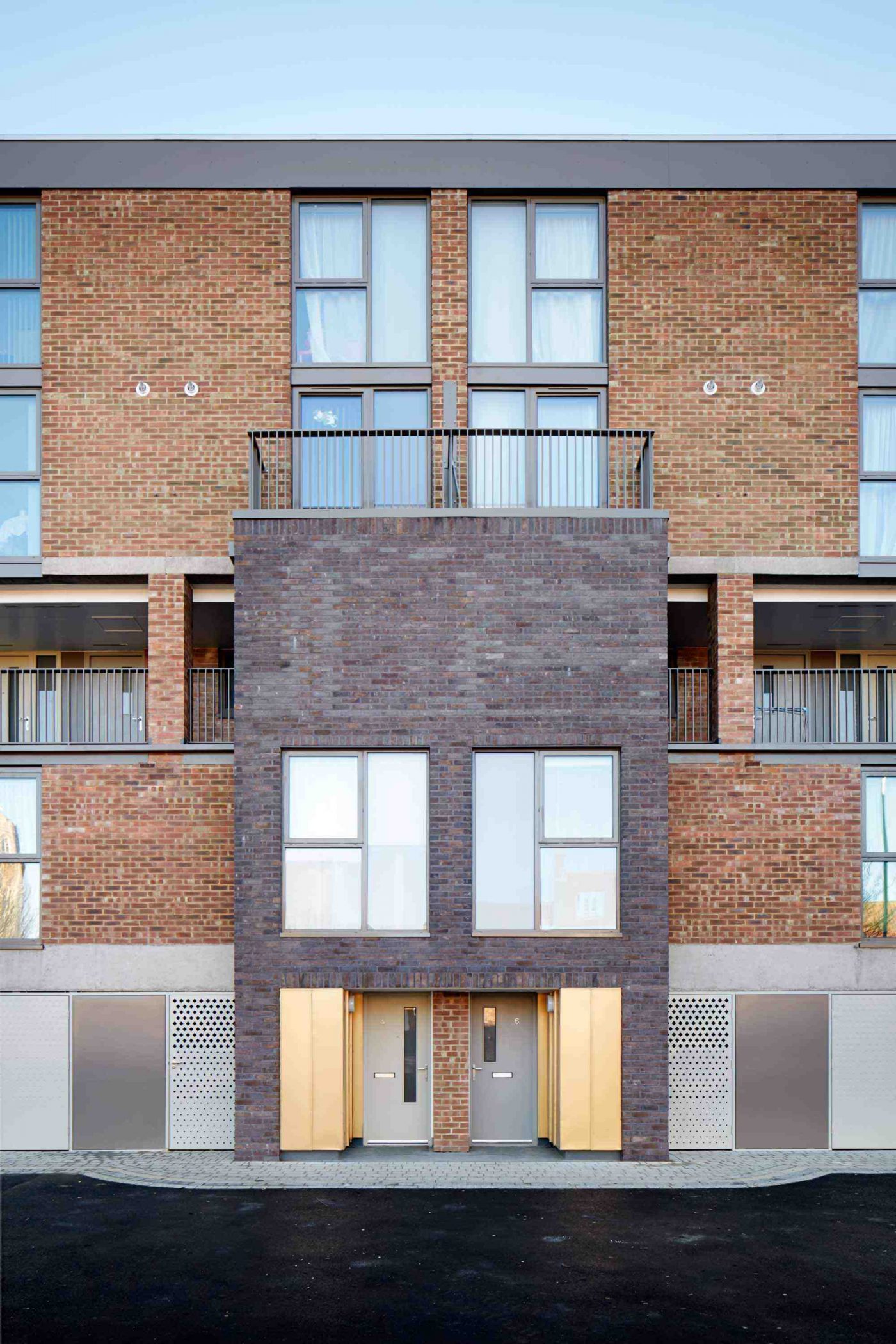 Hillington Square 02