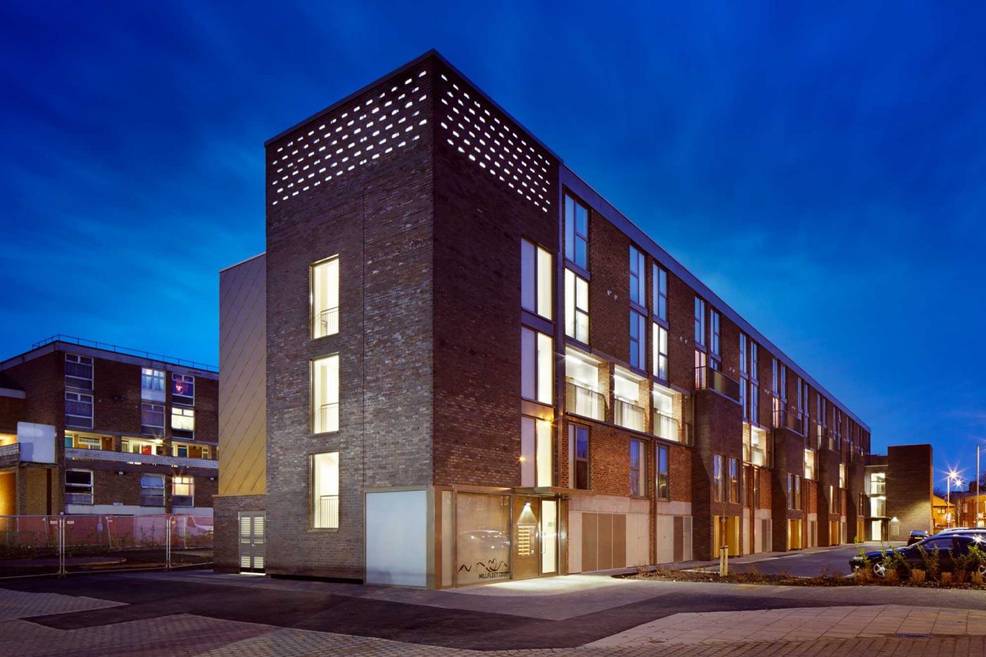 Hillington Square 03